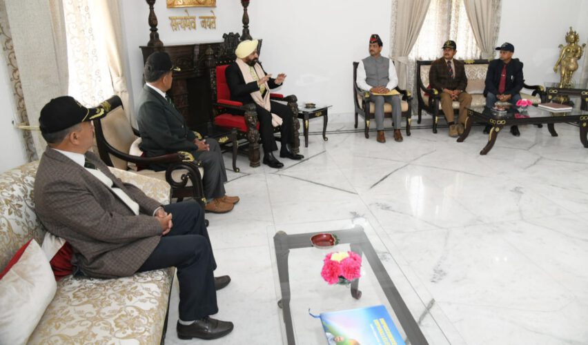 Uttarakhand Governor LT General Gurmeet Singh with Ex servicemen of Uttarakhand