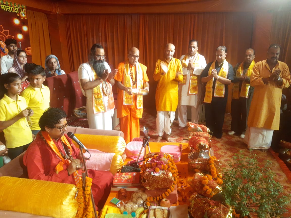 नवरात्रों में दुर्गा सप्तशती का पाठ अवश्य करें- कथा व्यास पवन कृष्ण शास्त्री