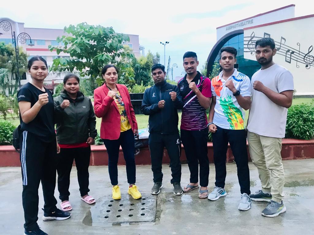 आरती सैनी के नेतृत्व में राष्ट्रीय खेल महोत्सव के लिए वूशु खिलाड़ियों की टीम गुजरात रवाना 